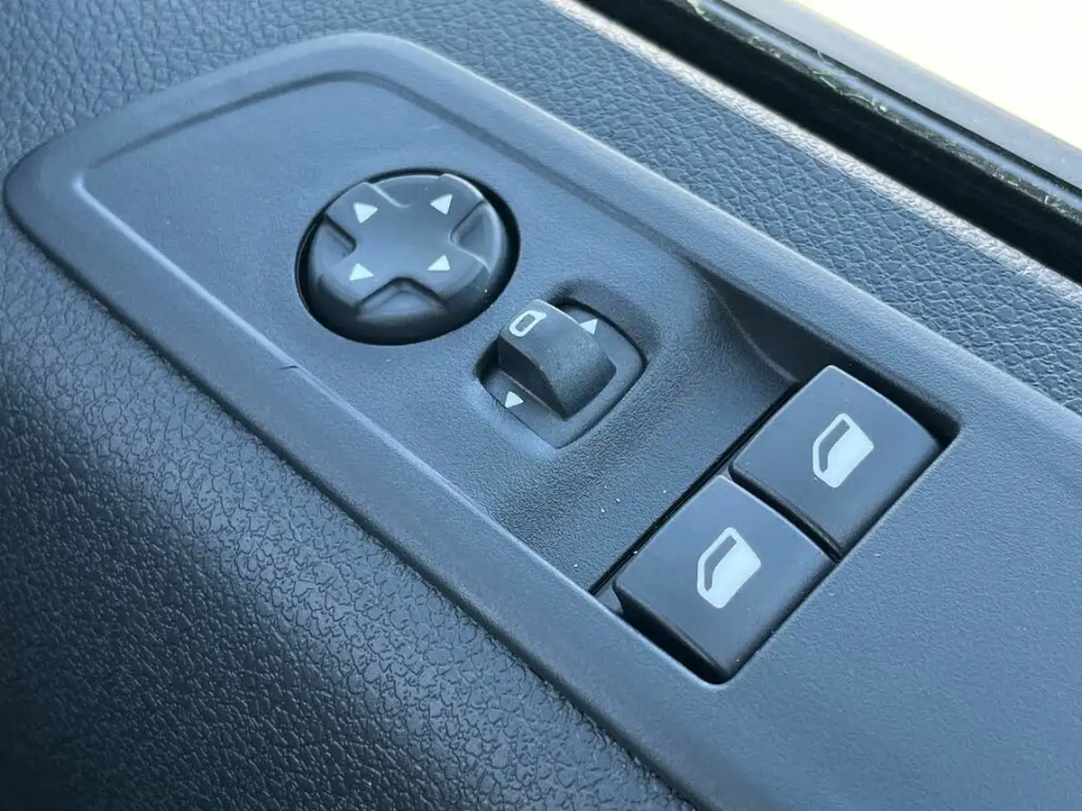 2025-vauxhall-vivaro-15td-prime-big-25