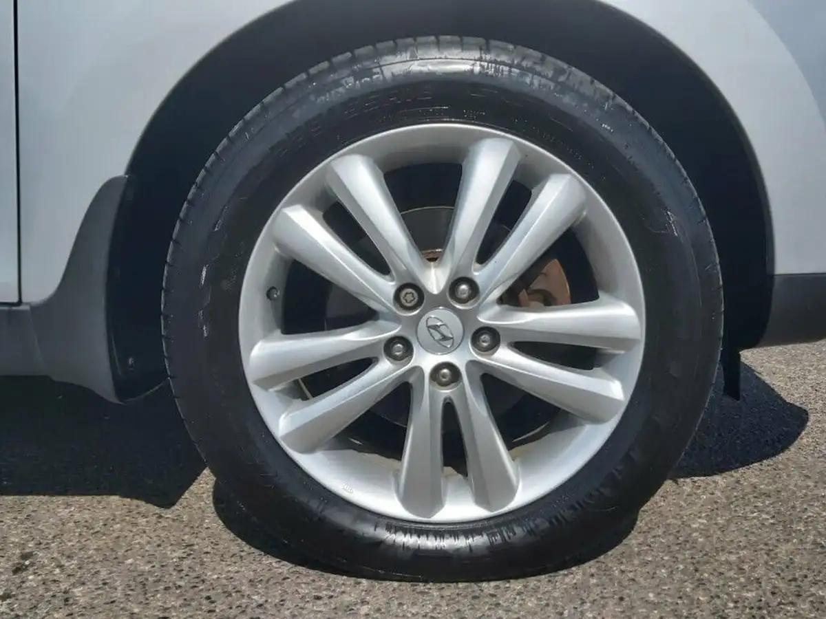 2012-hyundai-ix35-20td-premium-4wd-big-33