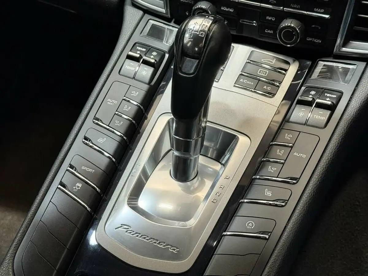 2014-porsche-panamera-30td-big-14