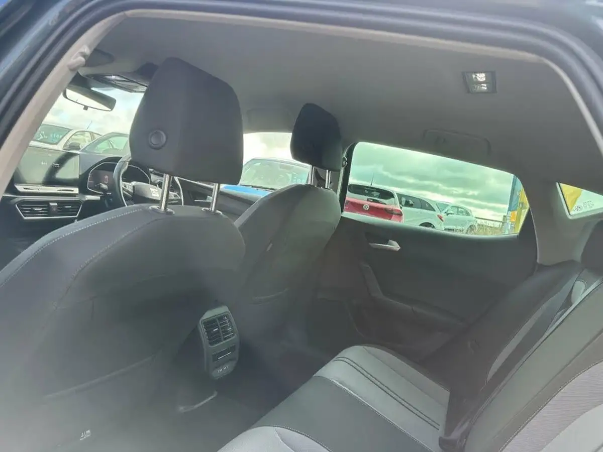 2022-seat-leon-10-tsi-evo-se-dynamic-hatchback-big-7