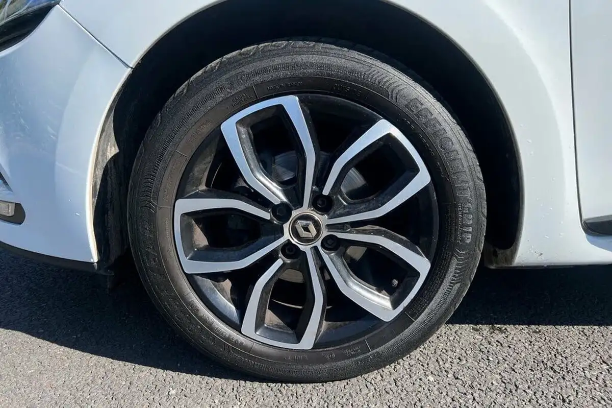 2018-renault-clio-09-tce-play-75ps-big-11
