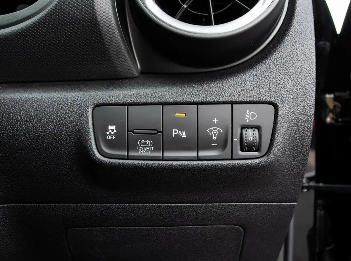 2022-hyundai-kona-16-gdi-premium-big-15
