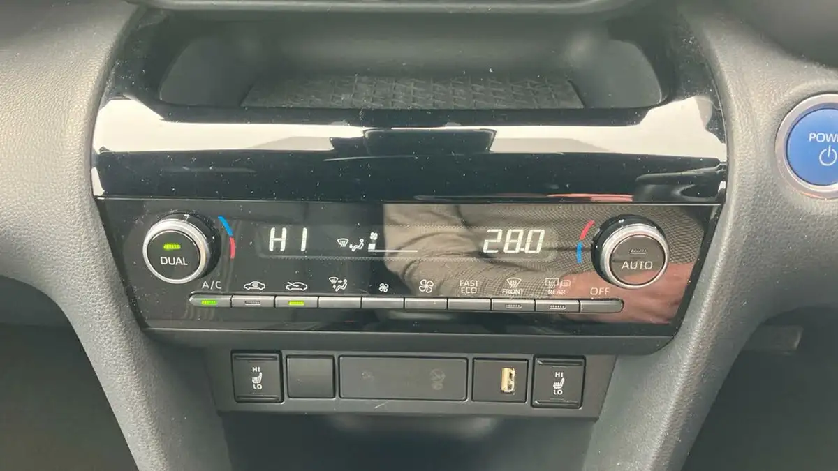 2022-toyota-yaris-cross-15-vvt-i-dynamic-big-22