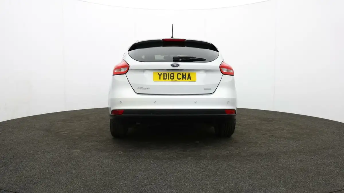 2018-ford-focus-10t-zetec-edition-125ps-hatchback-auto-big-45