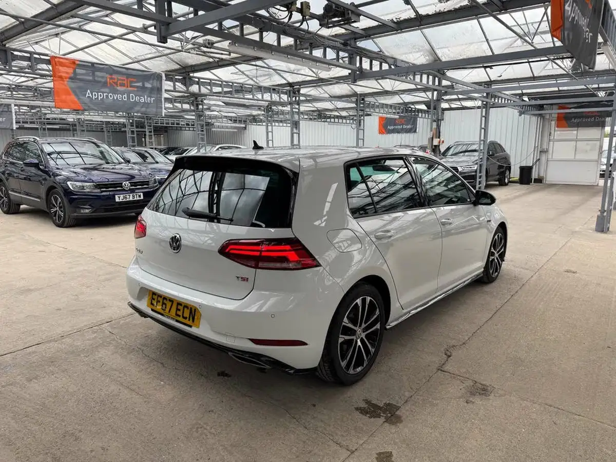 2017-volkswagen-golf-15-tsi-r-line-5d-big-6