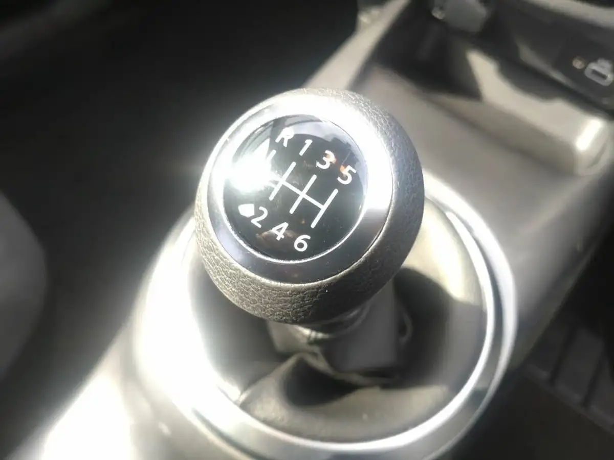 2021-nissan-juke-10-dig-t-acenta-big-18