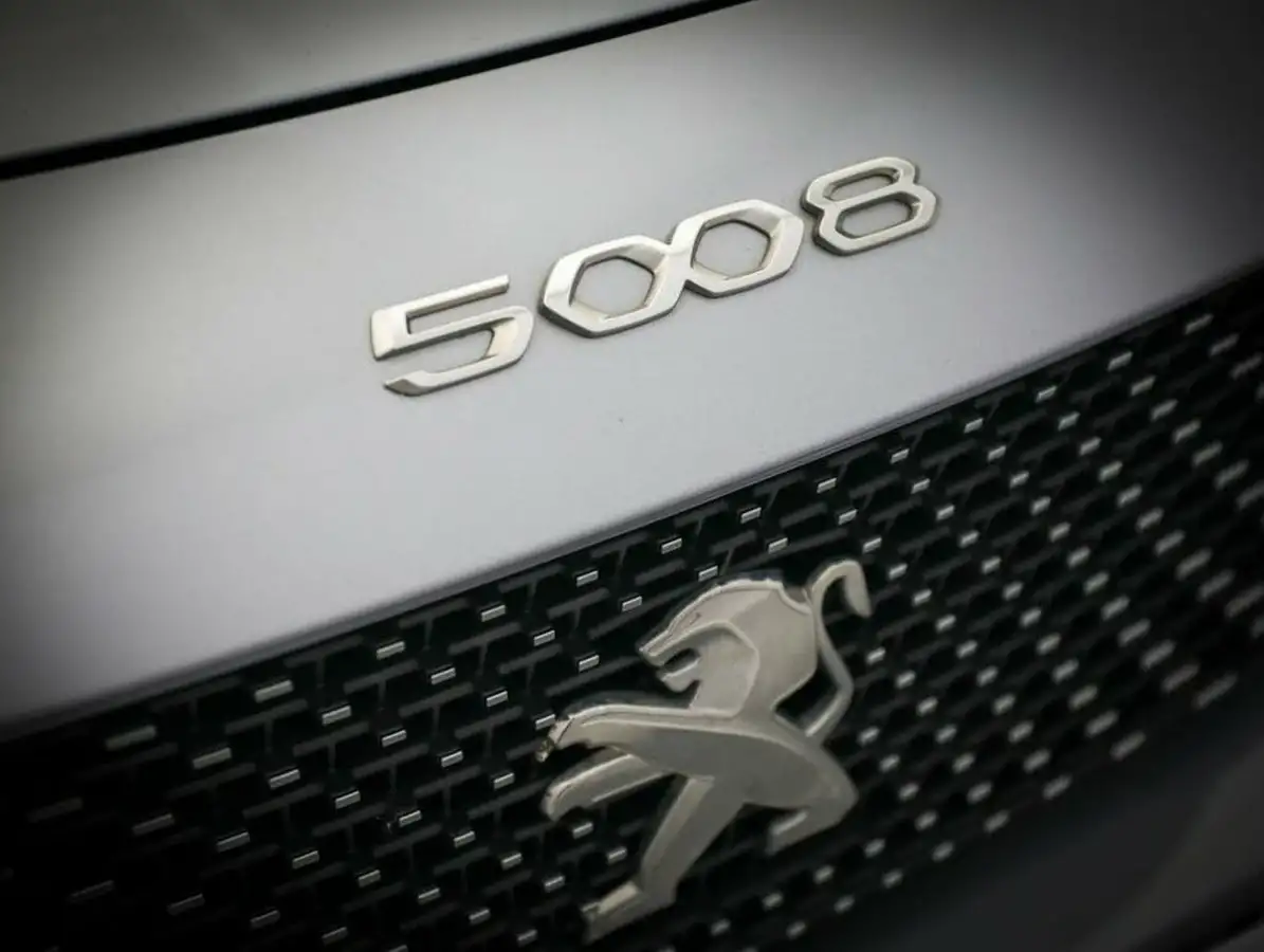 2023-peugeot-5008-suv-15-bluehdi-gt-130ps-eat8-big-10
