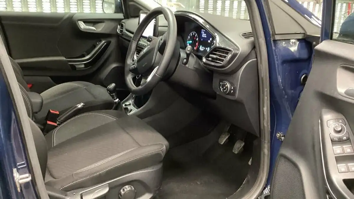 2022-ford-puma-suv-10-titanium-125ps-big-2