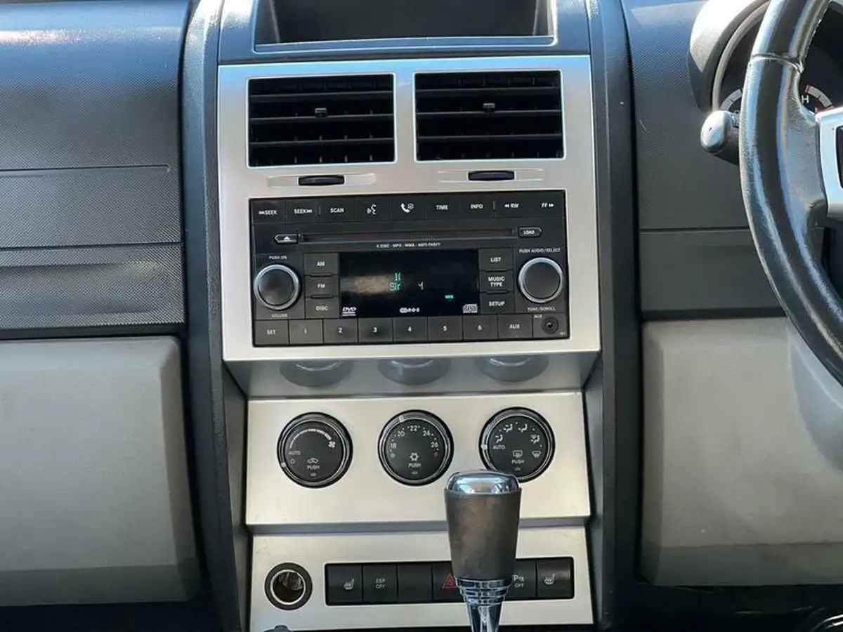 2009-dodge-nitro-28td-sxt-auto-big-33