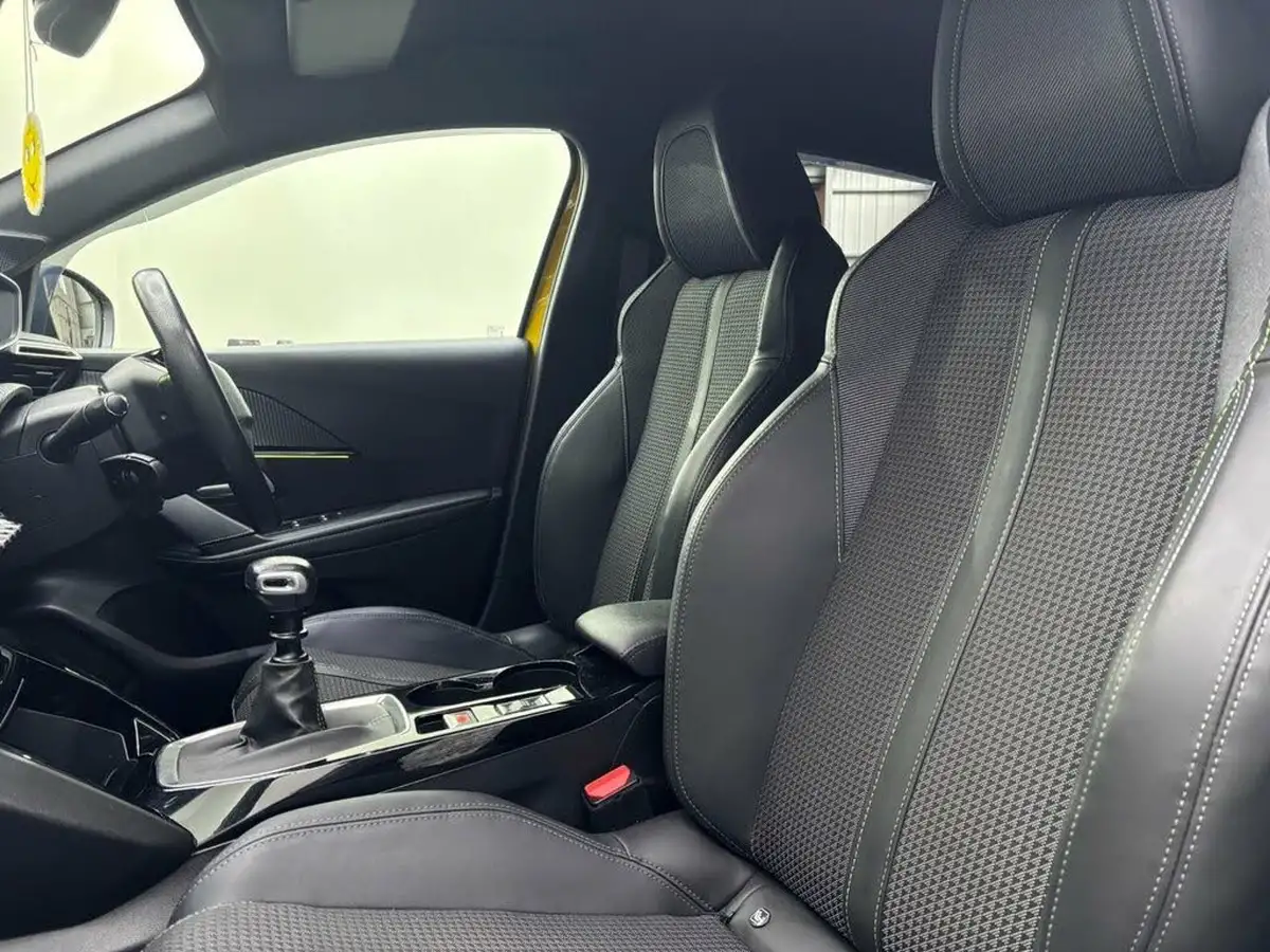 2021-peugeot-208-12-puretech-gt-100bhp-big-12
