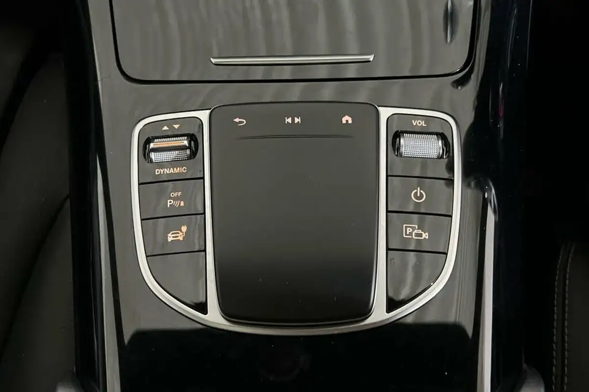 2022-mercedes-benz-eqc-e-eqc-400-amg-line-premium-big-31