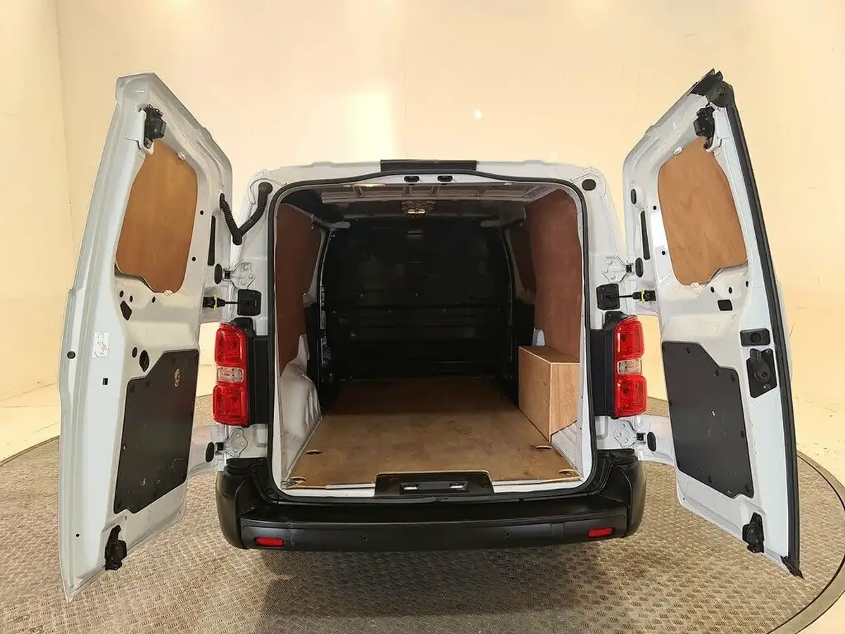 2022-vauxhall-vivaro-15td-2900-l2h1-dynamic-big-18