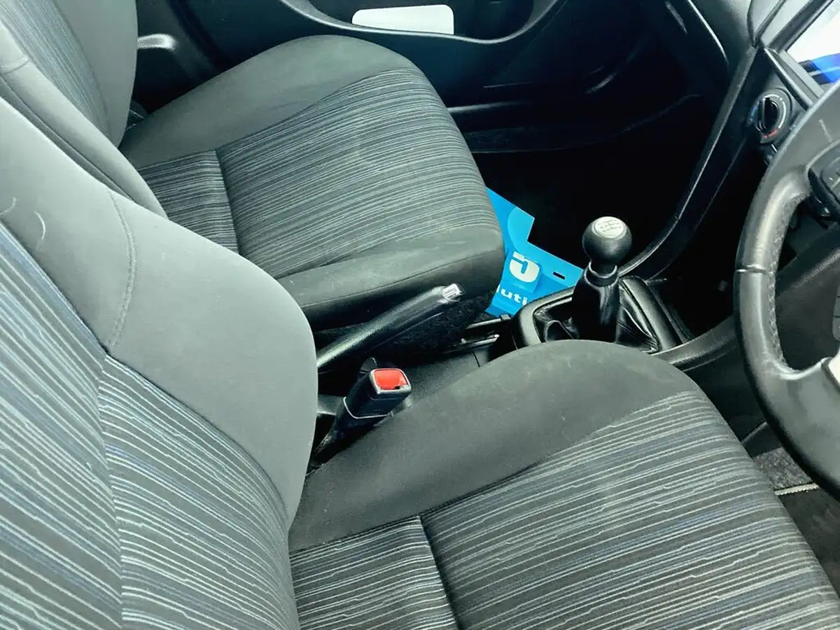 2015-suzuki-swift-12-sz3-5d-big-22