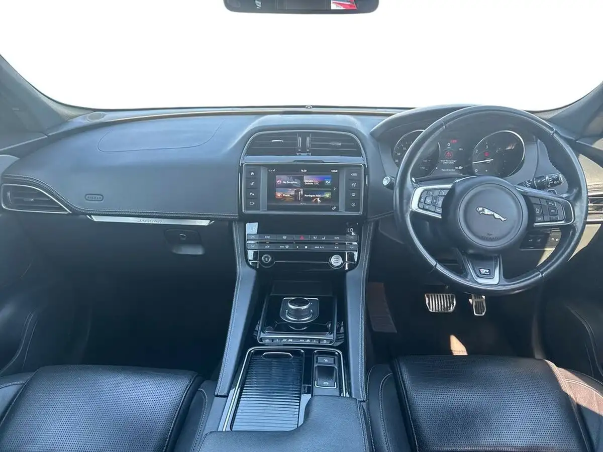 2018-jaguar-f-pace-20-i4d-r-sport-180ps-awd-auto-big-8