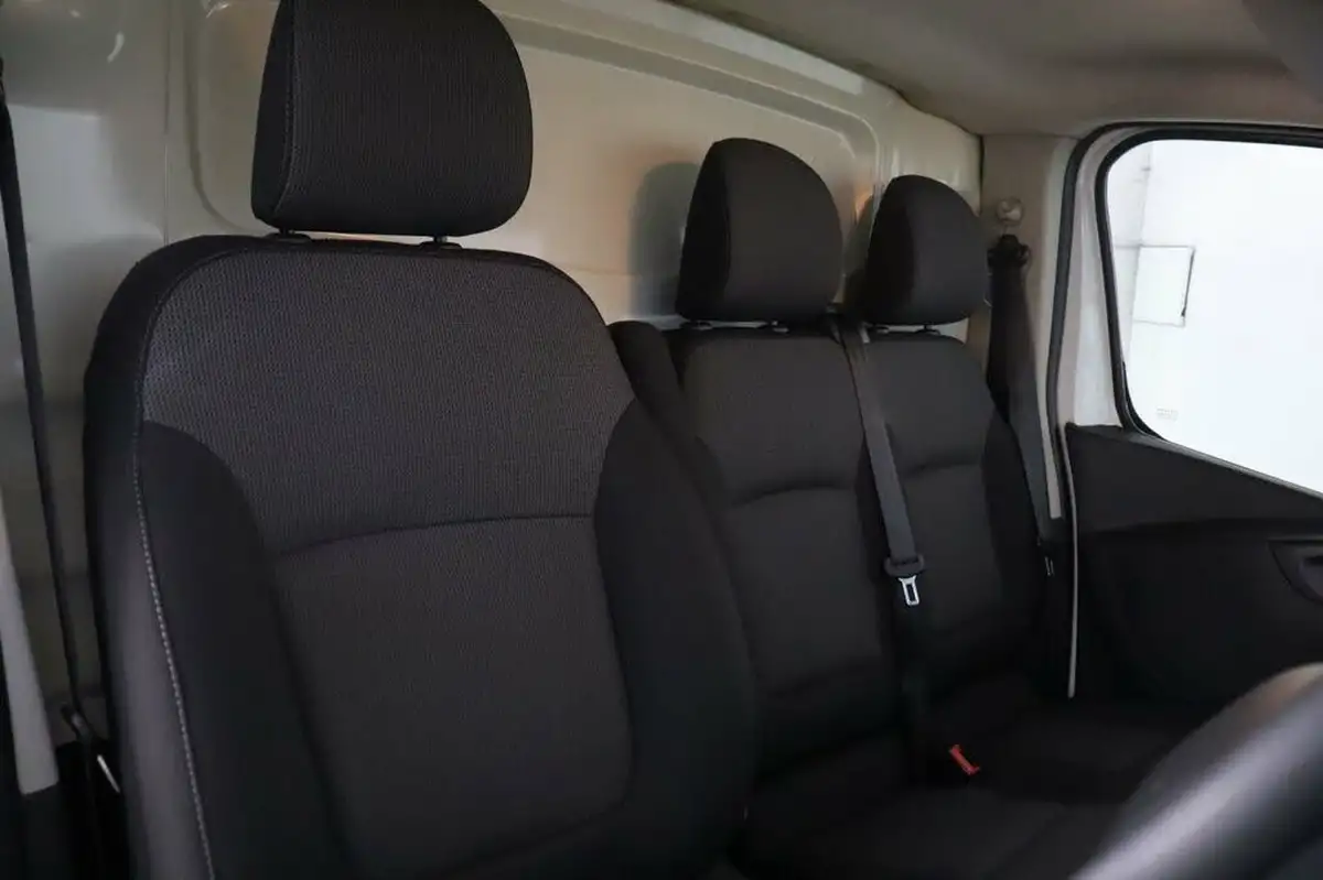 2021-renault-trafic-20dci-ll30-energy-145-business-panel-big-15
