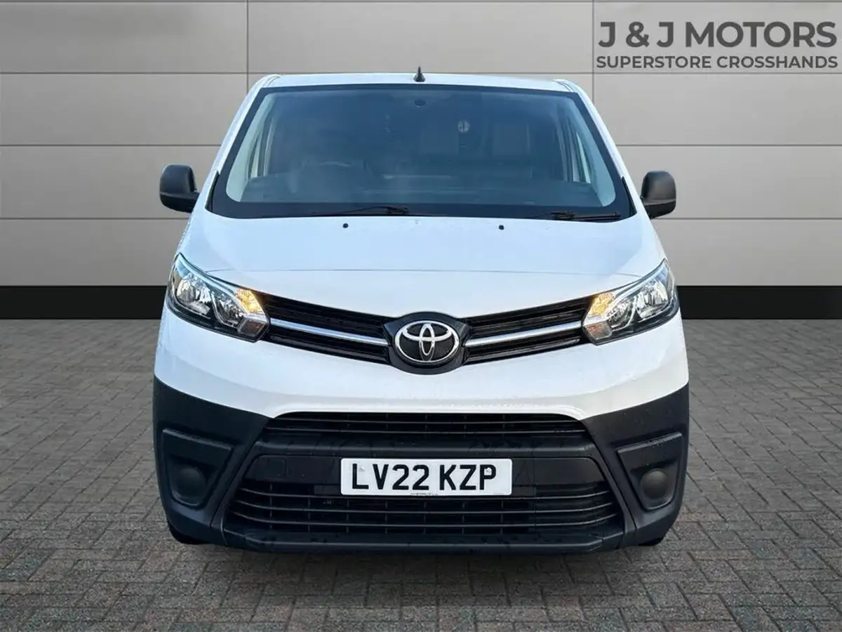 2022-toyota-proace-15d-active-medium-100hpeu6d-panel-big-2