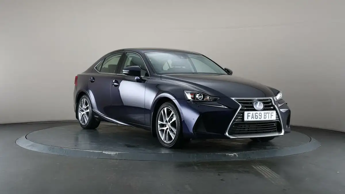 2019-lexus-is-300h-25-is-big-43