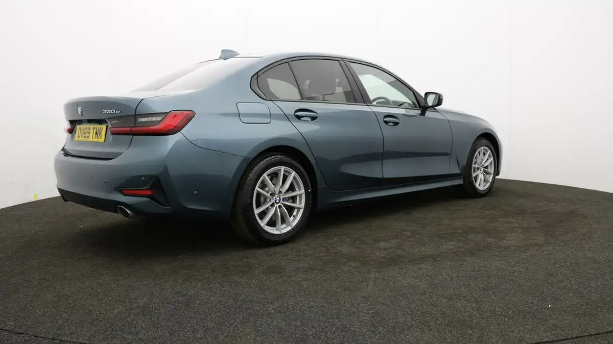 2019-bmw-3-series-20-330e-se-pro-big-24