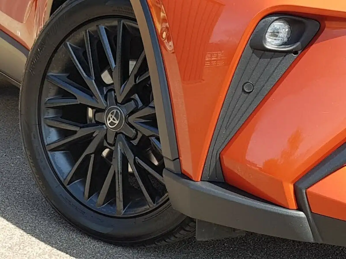 2020-toyota-c-hr-20-vvt-i-orange-edition-big-8