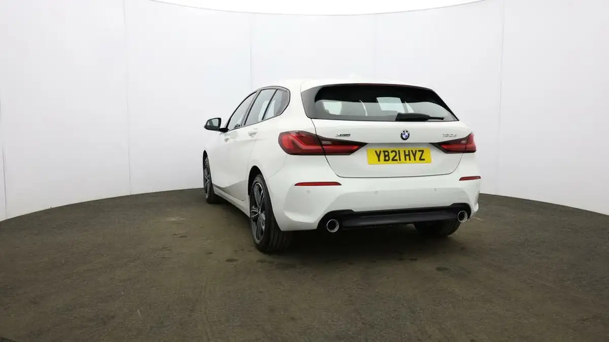 2021-bmw-1-series-20td-120d-xdrive-sport-lcp-big-32