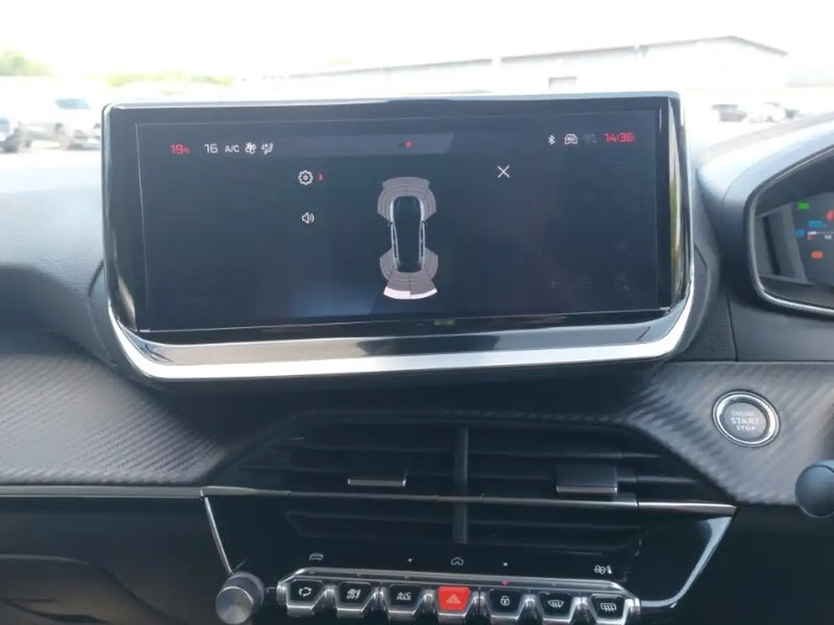 2024-peugeot-208-12-puretech-allure-big-10