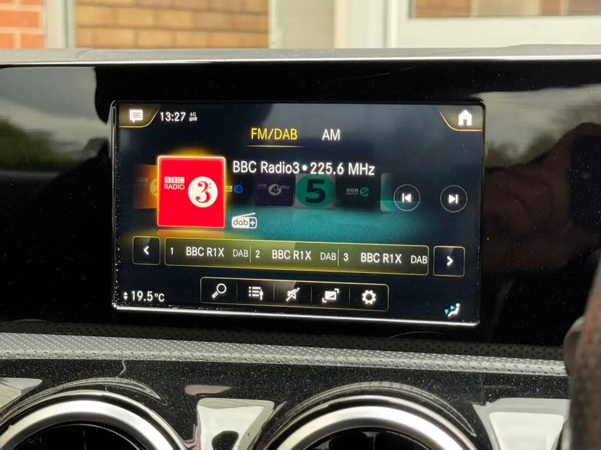 2019-mercedes-benz-a-class-15d-a180d-amg-line-saloon-4d-7g-dct-big-22