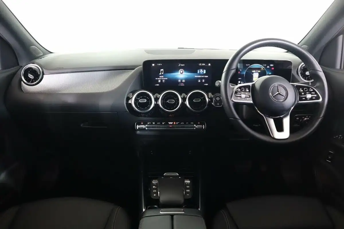 2023-mercedes-benz-gla-class-13-gla-200-sport-executive-station-wagon-big-11