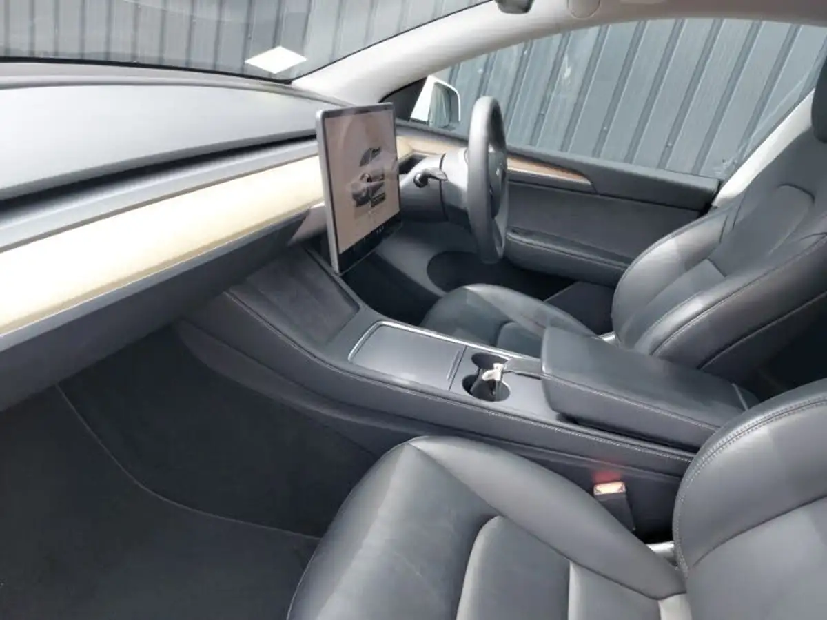 2023-tesla-model-y-e-rwd-big-4