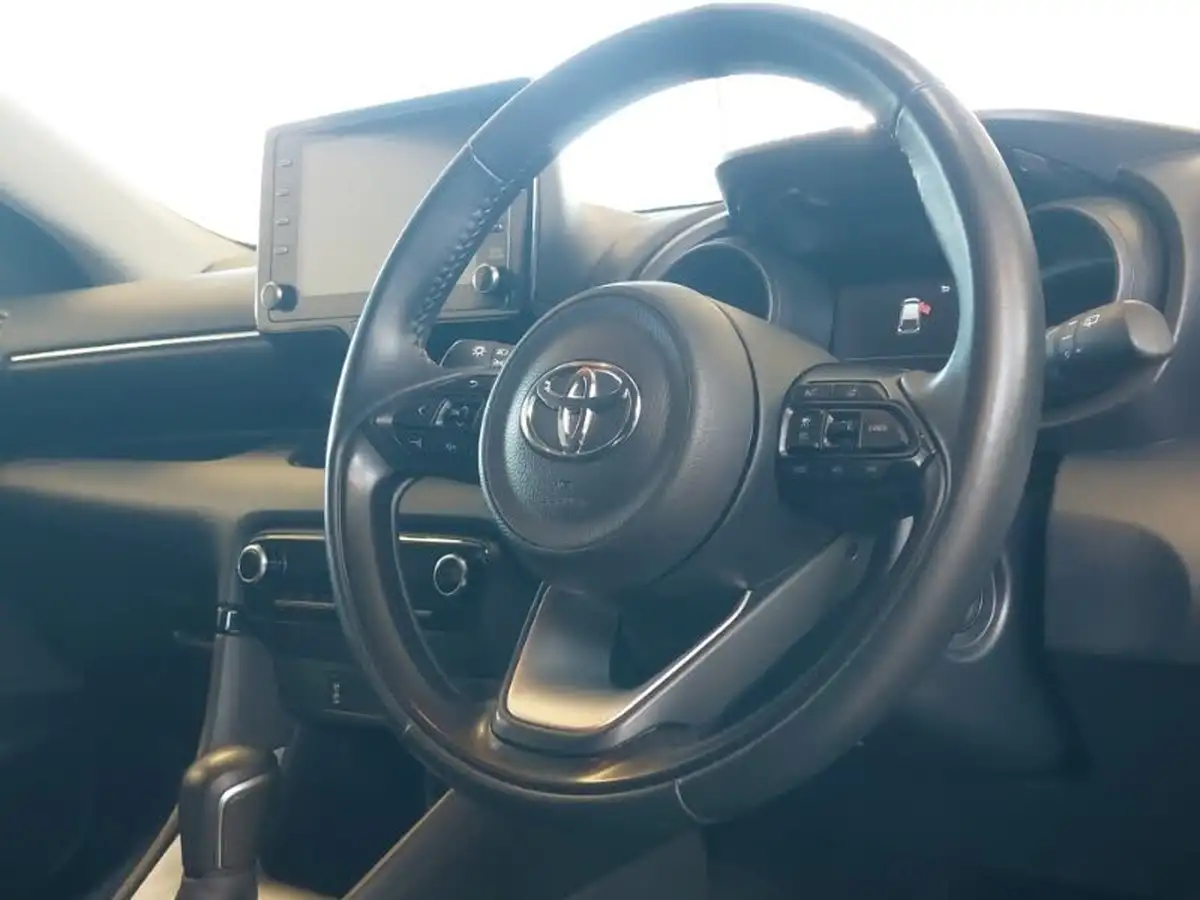2022-toyota-yaris-15-vvt-i-design-big-14
