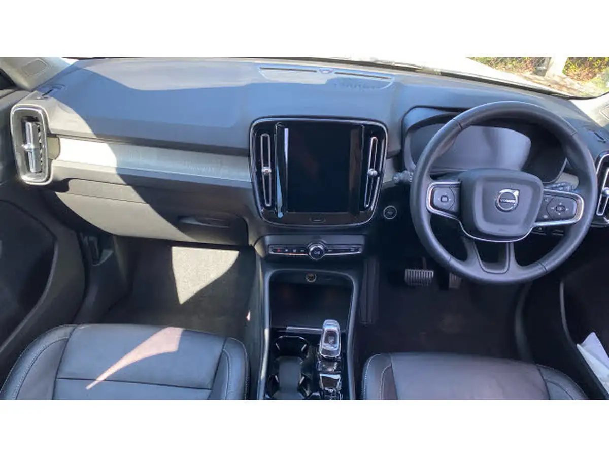 2022-volvo-xc40-15-t4-inscription-big-19
