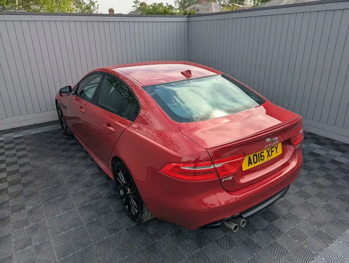 2016-jaguar-xe-20d-r-sport-180ps-auto-big-46