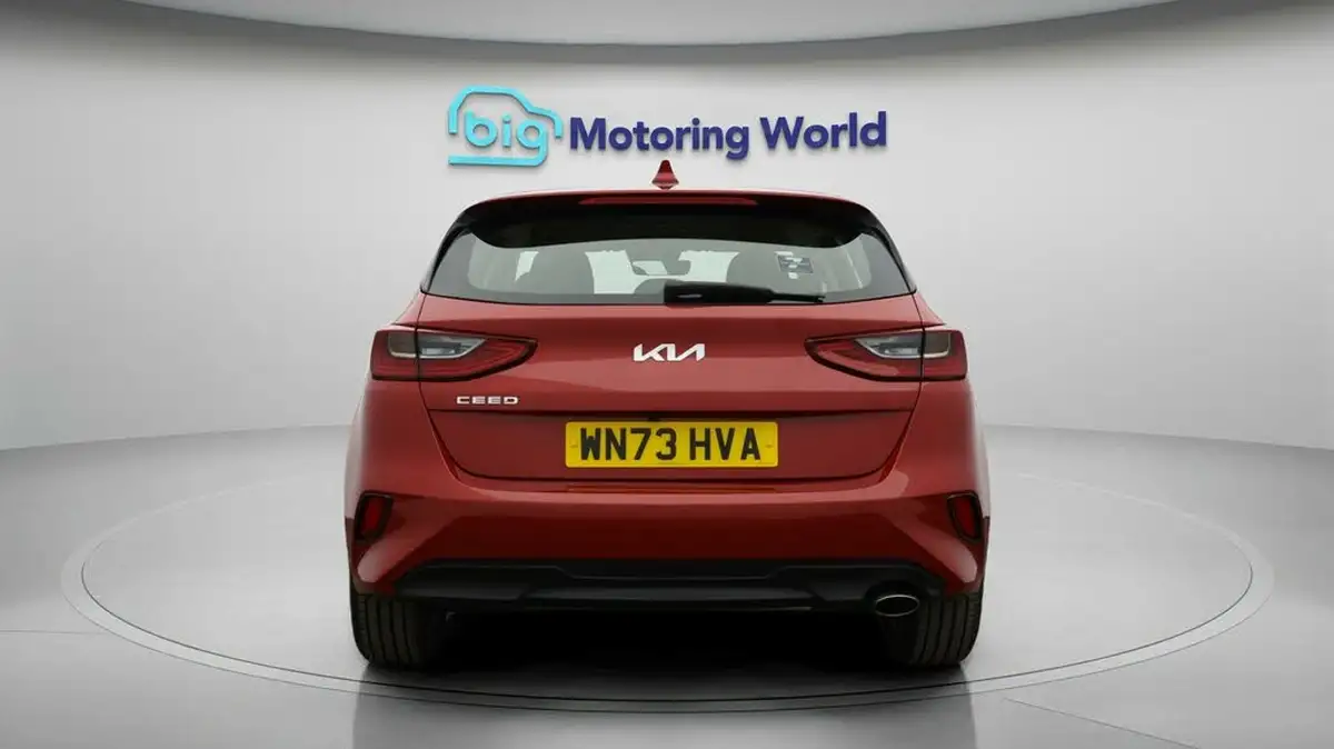 2023-kia-ceed-15-t-gdi-2-158bhp-hatchback-big-5