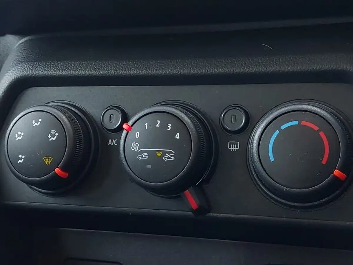 2022-dacia-sandero-stepway-10-tce-comfort-90bhp-big-13