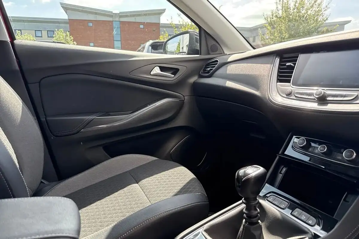 2021-vauxhall-grandland-x-12-griffin-big-56