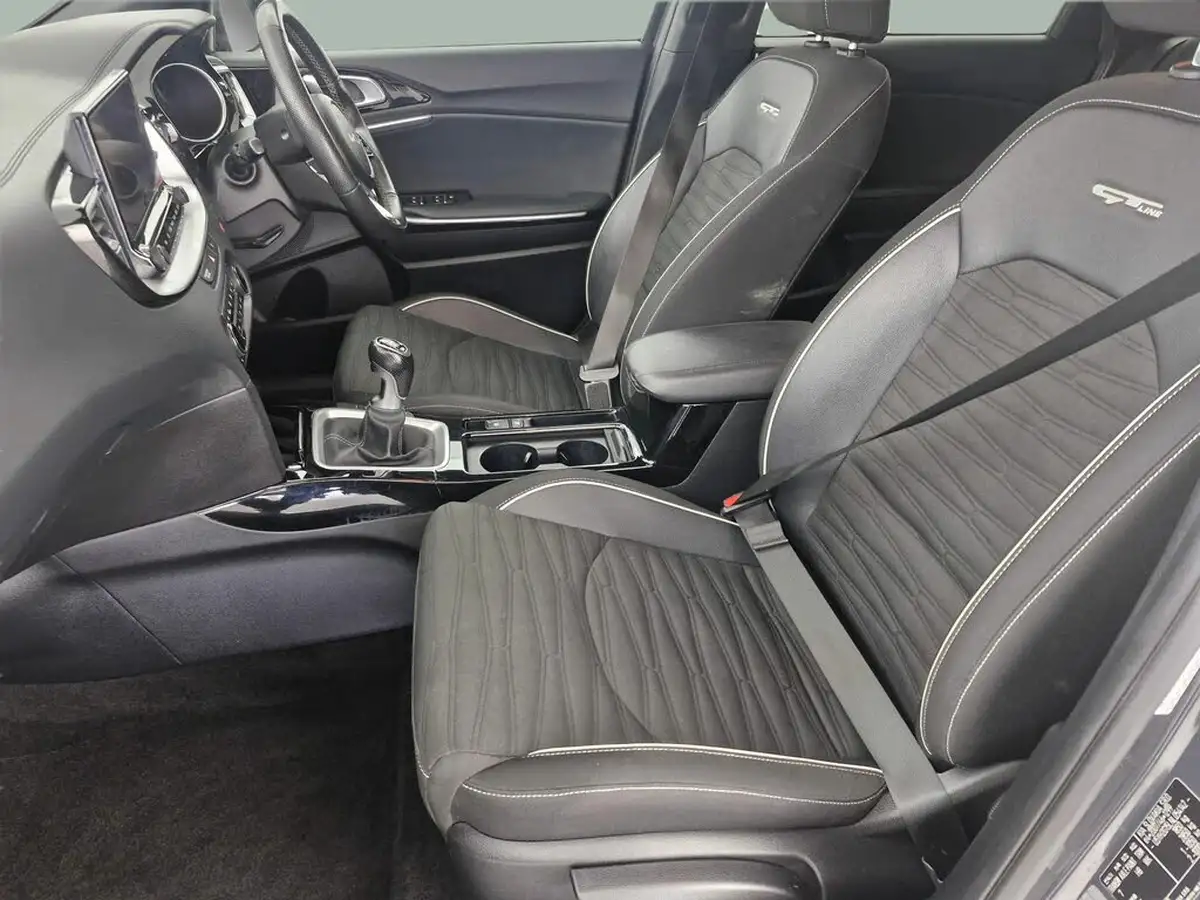 2022-kia-pro-ceed-15-t-gdi-gt-line-big-16