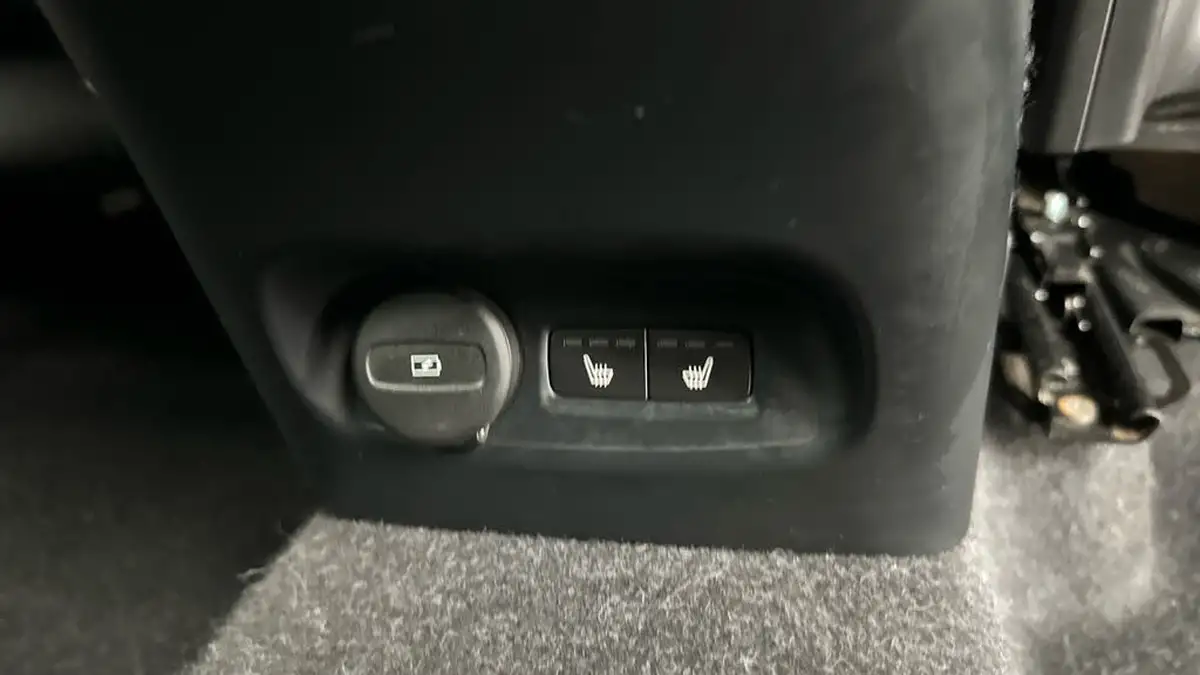 2021-volvo-xc40-e-twin-recharge-plus-big-36