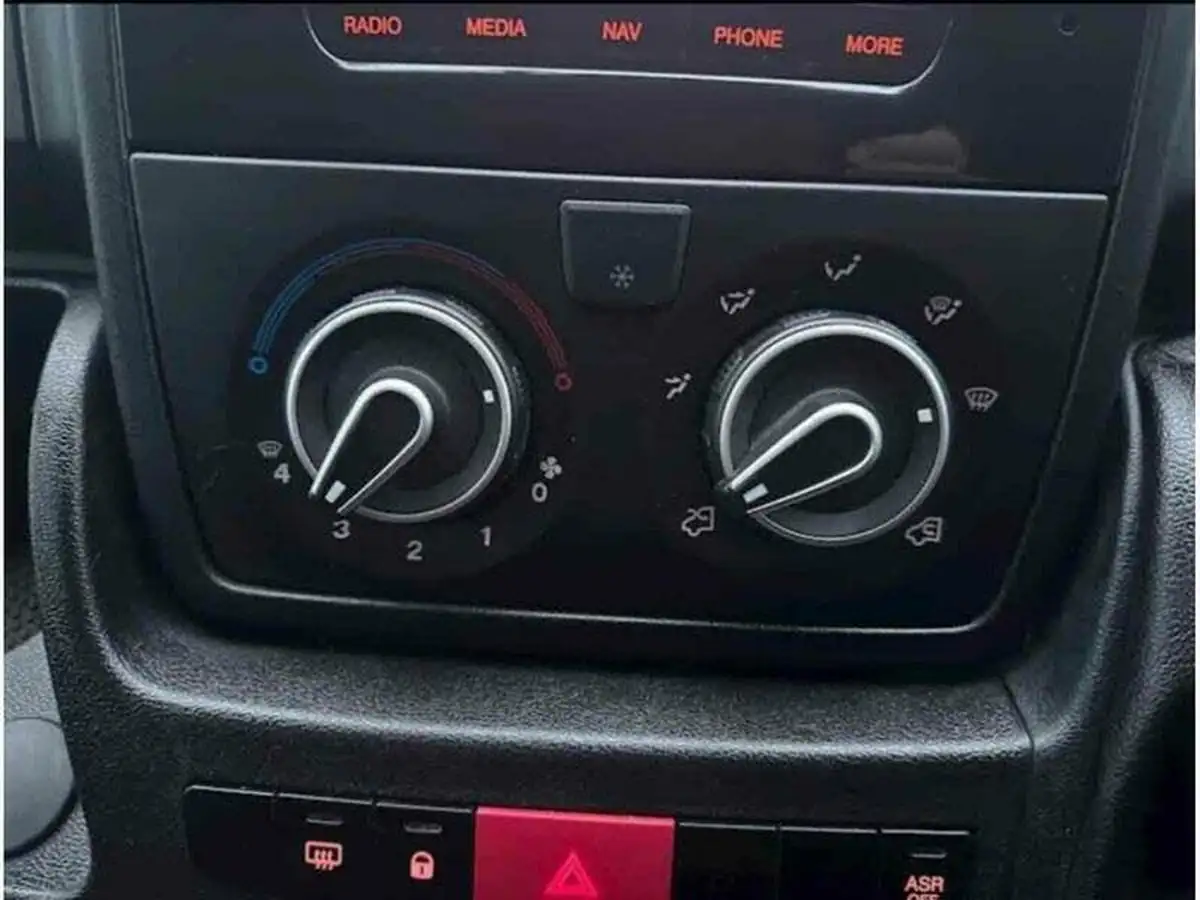2021-peugeot-boxer-22-bluehdi-professional-335-l3-h2-140bhpeu6dt-panel-big-14