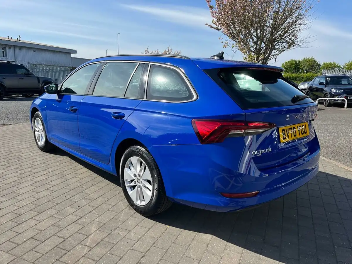 2020-skoda-octavia-10-tsi-se-technology-109ps-estate-big-3