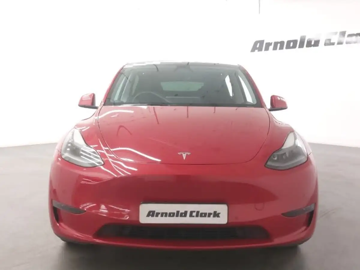 2022-tesla-model-y-e-long-range-big-12