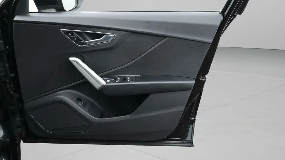 2021-audi-q2-10-30-tfsi-sport-big-15