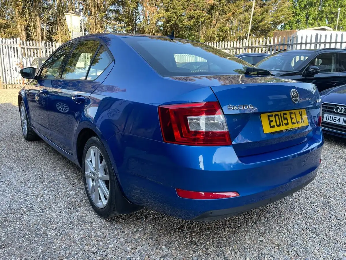 2015-skoda-octavia-14-tsi-se-l-hatchback-dsg-big-4