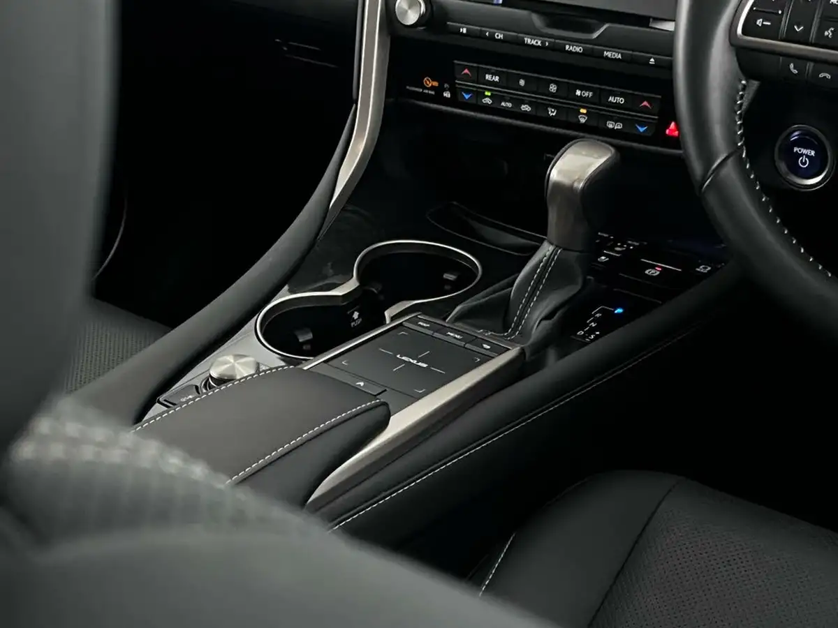 2022-lexus-rx-450h-l-35-rx-l-big-39