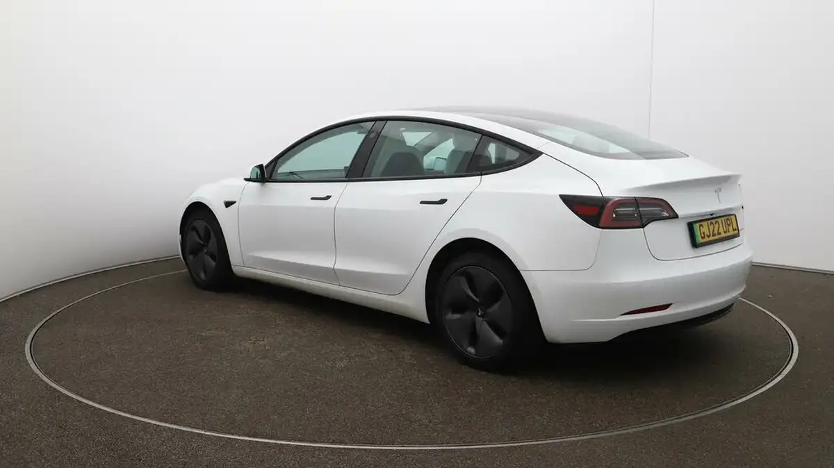2022-tesla-model-3-e-long-range-big-62
