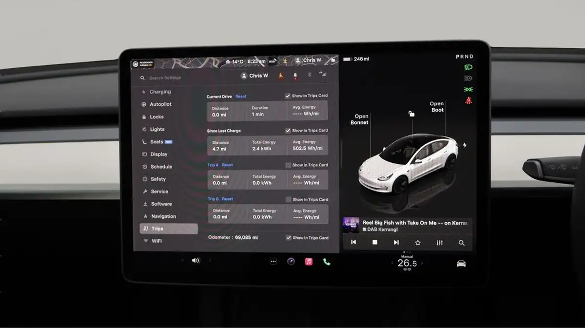 2022-tesla-model-3-e-long-range-big-10