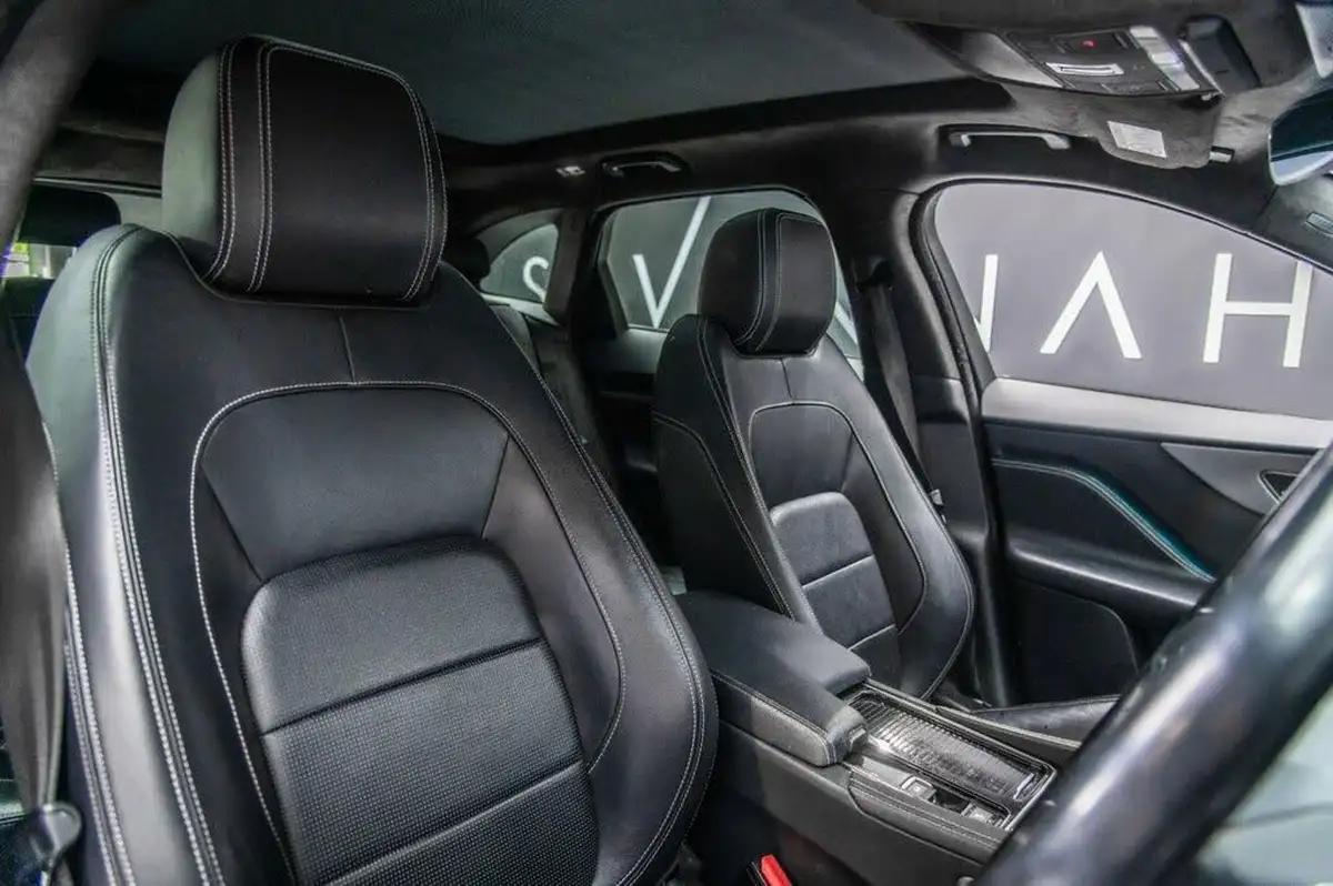 2020-jaguar-f-pace-20-i4d-chequered-flag-180ps-big-9