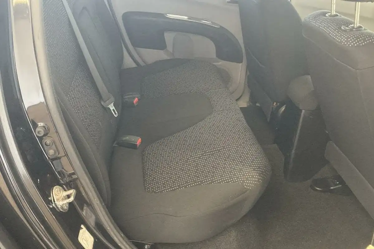 2013-mitsubishi-l200-25td-trojan-big-17