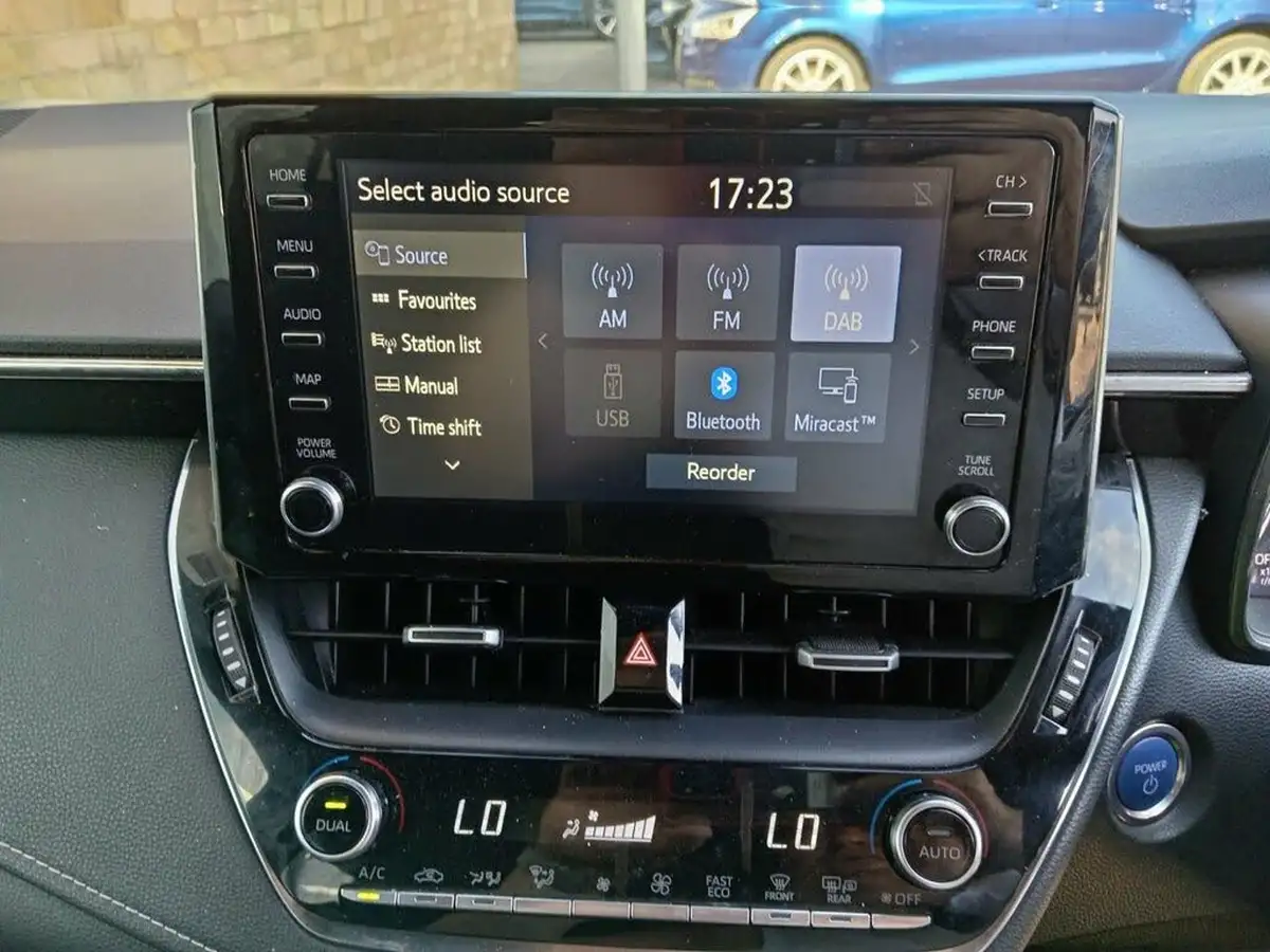 2022-suzuki-swace-18-sz-t-big-12