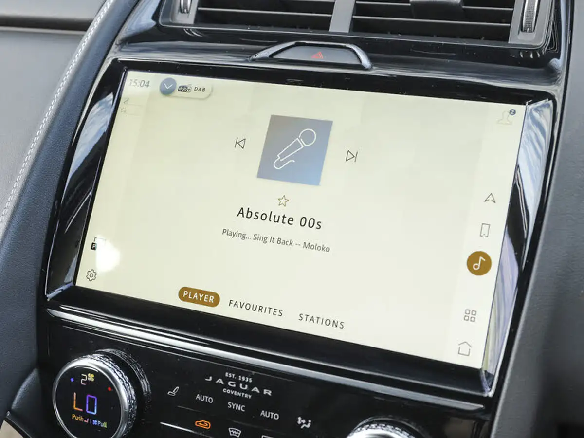 2022-jaguar-e-pace-20-d200-r-dynamic-s-big-18