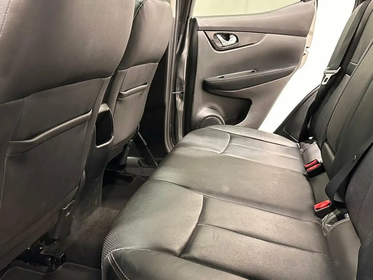 2015-nissan-qashqai-16dci-tekna-big-13