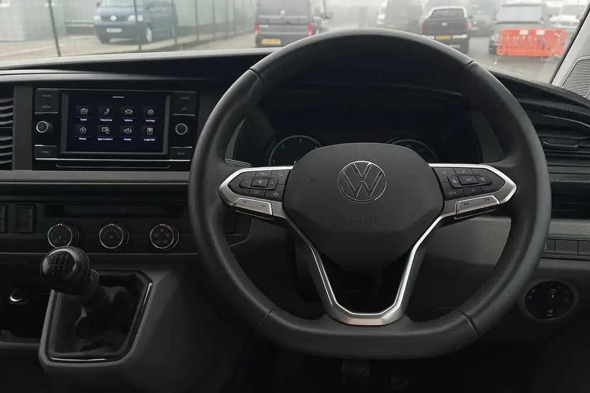 2024-volkswagen-transporter-big-11